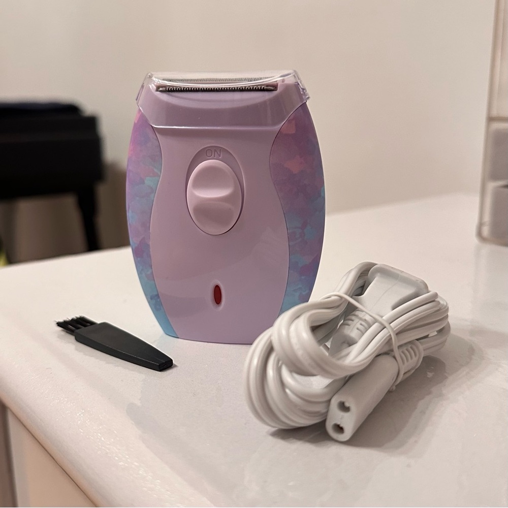 Radiant by Kensie portable electric wet/dry shaver